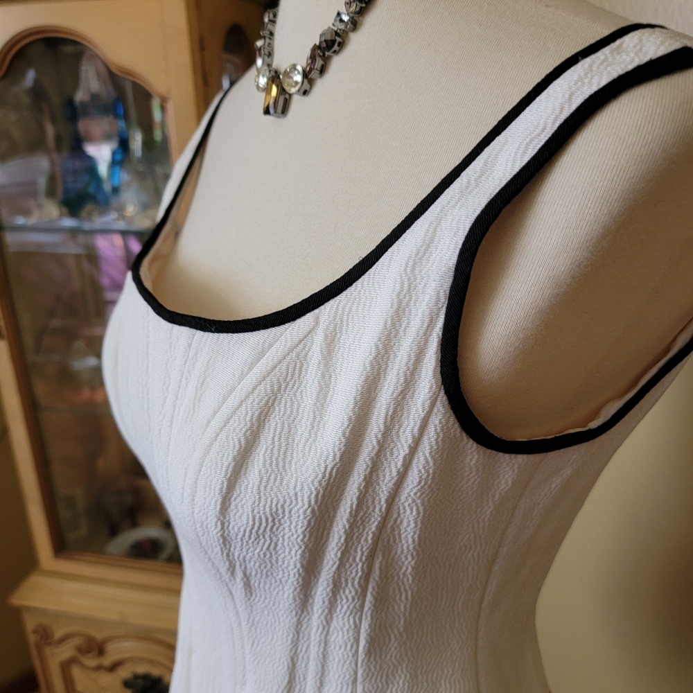 🔥SOLD🔥CHANEL | White Iconic Vntg Runway Spring 1993 White/ Black Corset Cami T - Picture 7 of 16